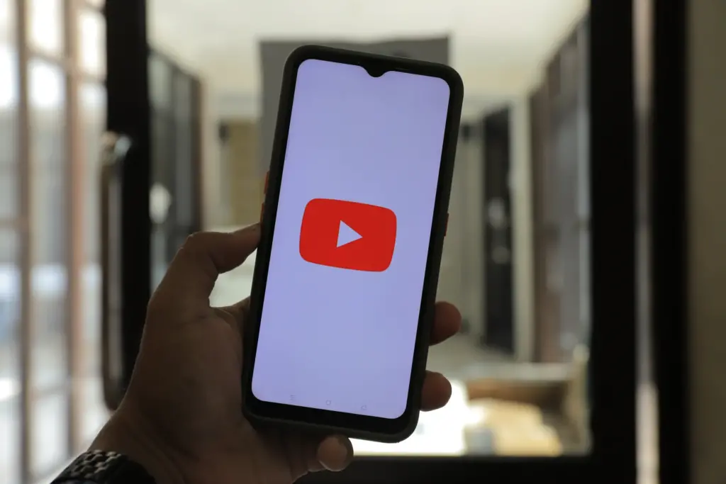 YouTube ile İletişime Nasıl Geçilir? 5 Farklı Yol